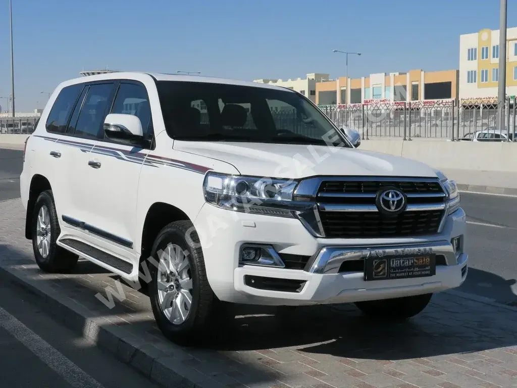  Toyota  Land Cruiser  GXR  2021  Automatic  117,000 Km  8 Cylinder  Four Wheel Drive (4WD)  SUV  White  With Warranty