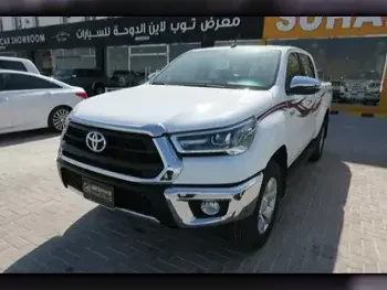 Toyota  Hilux  2022  Manual  0 Km  4 Cylinder  Four Wheel Drive (4WD)  Pick Up  White  With Warranty