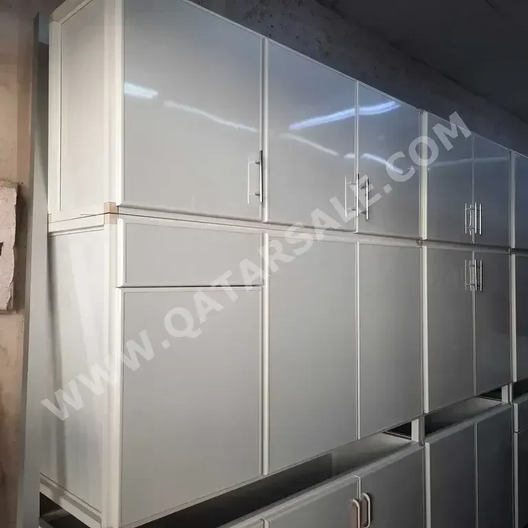 Kitchen Cabinets & Drawers - White  - Qatar