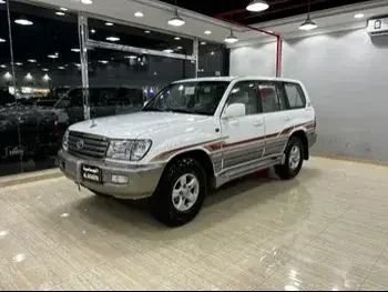 Toyota  Land Cruiser  GXR  2004  Manual  111,000 Km  6 Cylinder  Four Wheel Drive (4WD)  SUV  White