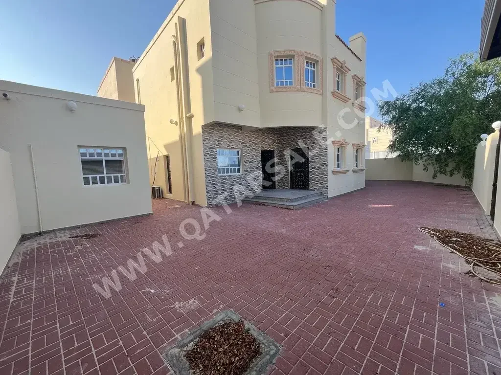 Farms & Resorts Family Residential  - Not Furnished  - Al Khor  - Umm Enaig  - 6 Bedrooms