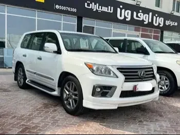 Lexus  LX  570  2014  Automatic  232,000 Km  8 Cylinder  Four Wheel Drive (4WD)  SUV  White