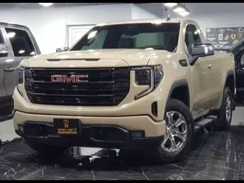 GMC  Sierra  Elevation  2022  Automatic  42,000 Km  8 Cylinder  Four Wheel Drive (4WD)  Pick Up  Beige  With Warranty