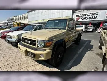 Toyota  Land Cruiser  LX  2022  Manual  75,000 Km  6 Cylinder  Four Wheel Drive (4WD)  Pick Up  Beige