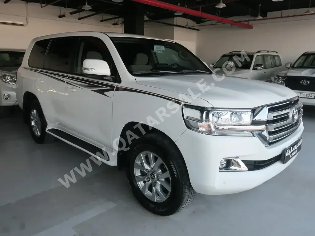 Toyota  Land Cruiser  GXR  2018  Automatic  156,000 Km  6 Cylinder  Four Wheel Drive (4WD)  SUV  White