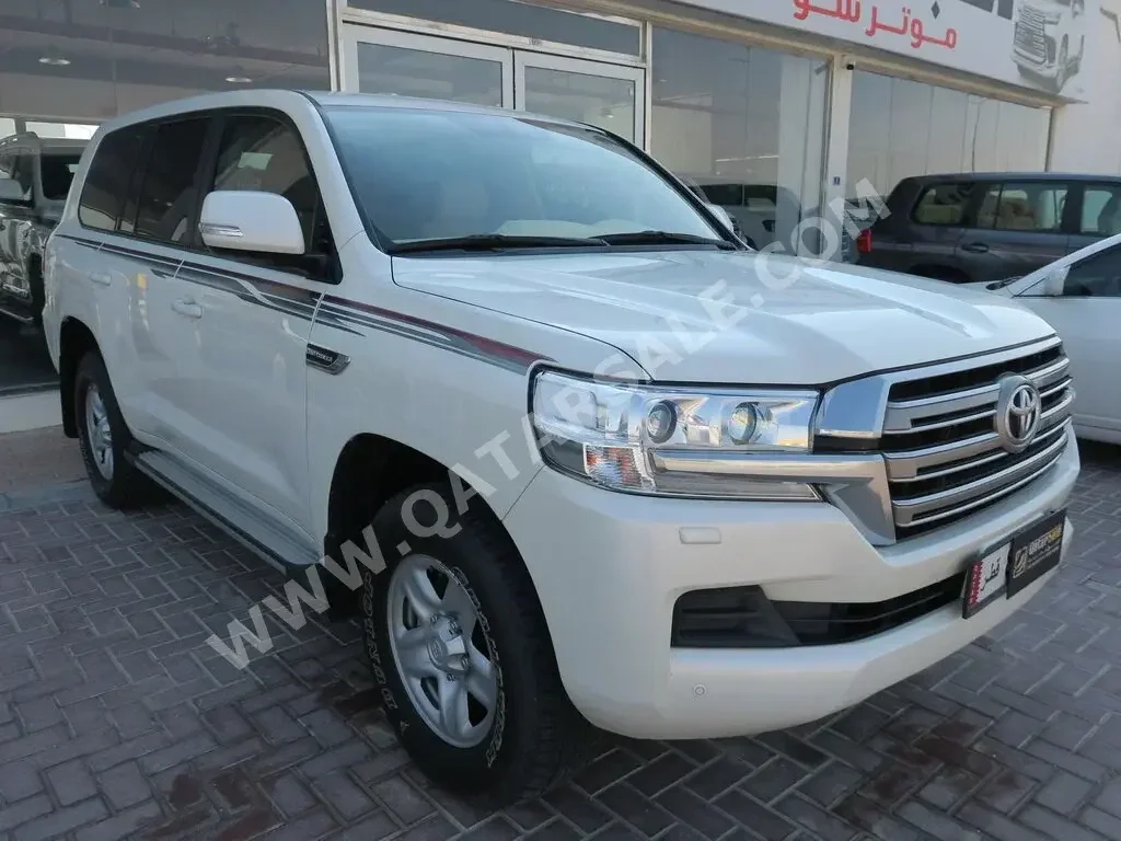 Toyota  Land Cruiser  GXR  2021  Automatic  40,000 Km  6 Cylinder  Four Wheel Drive (4WD)  SUV  White  With Warranty