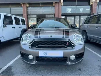 Mini  Cooper  CountryMan  2018  Automatic  59,000 Km  4 Cylinder  Rear Wheel Drive (RWD)  Hatchback  Gray