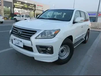 Lexus  LX  570  2015  Automatic  138,000 Km  8 Cylinder  Four Wheel Drive (4WD)  SUV  White