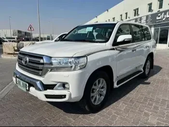 Toyota  Land Cruiser  GXR  2018  Automatic  147,000 Km  8 Cylinder  Four Wheel Drive (4WD)  SUV  White