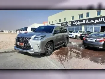 Lexus  LX  570  2017  Automatic  175,000 Km  8 Cylinder  Four Wheel Drive (4WD)  SUV  Sonic Titanium