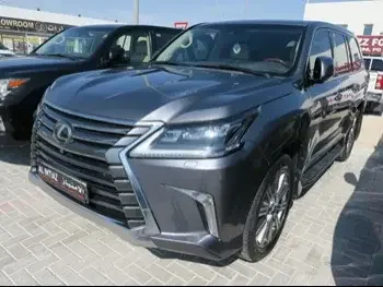 Lexus  LX  570  2016  Automatic  141,000 Km  8 Cylinder  Four Wheel Drive (4WD)  SUV  Gray