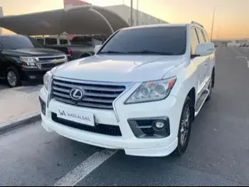 Lexus  LX  570  2015  Automatic  253,000 Km  8 Cylinder  Four Wheel Drive (4WD)  SUV  White