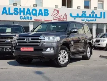 Toyota  Land Cruiser  VXR  2016  Automatic  188,000 Km  8 Cylinder  Four Wheel Drive (4WD)  SUV  Gray