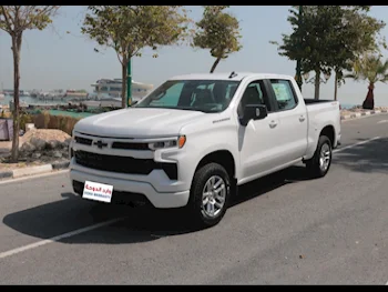 Chevrolet  Silverado  RST  2023  Automatic  1,300 Km  8 Cylinder  Four Wheel Drive (4WD)  Pick Up  White  With Warranty