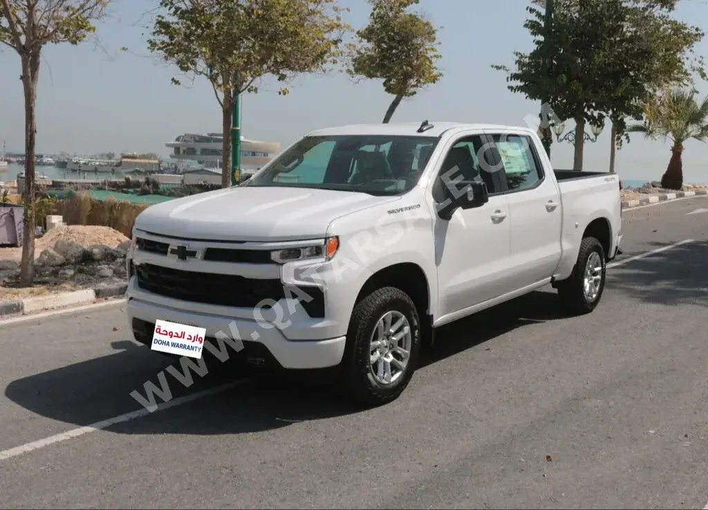 Chevrolet  Silverado  RST  2023  Automatic  0 Km  8 Cylinder  Four Wheel Drive (4WD)  Pick Up  White  With Warranty