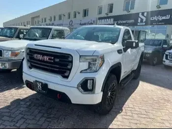 GMC  Sierra  1500  2021  Automatic  80,000 Km  8 Cylinder  Four Wheel Drive (4WD)  Pick Up  White  With Warranty