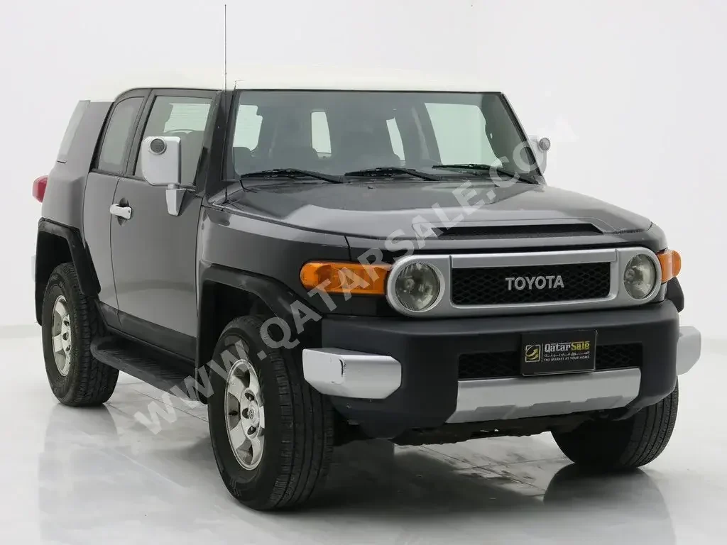 Toyota  FJ Cruiser  2010  Automatic  264,524 Km  6 Cylinder  Four Wheel Drive (4WD)  SUV  Black