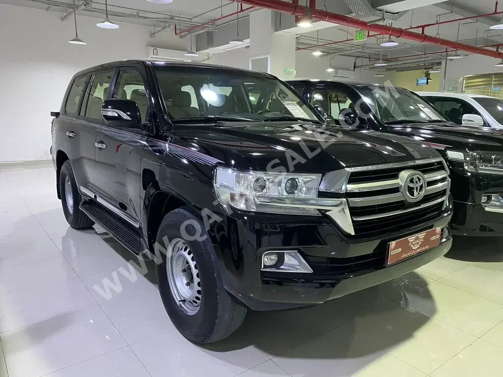 Toyota  Land Cruiser  GXR  2018  Automatic  200,000 Km  8 Cylinder  Four Wheel Drive (4WD)  SUV  Black