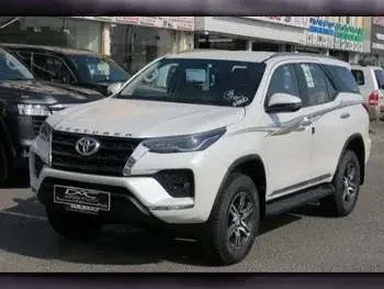 Toyota  Fortuner  2024  Automatic  0 Km  6 Cylinder  Four Wheel Drive (4WD)  SUV  White  With Warranty