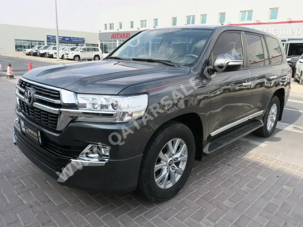 Toyota  Land Cruiser  GXR  2020  Automatic  134,000 Km  6 Cylinder  Four Wheel Drive (4WD)  SUV  Gray