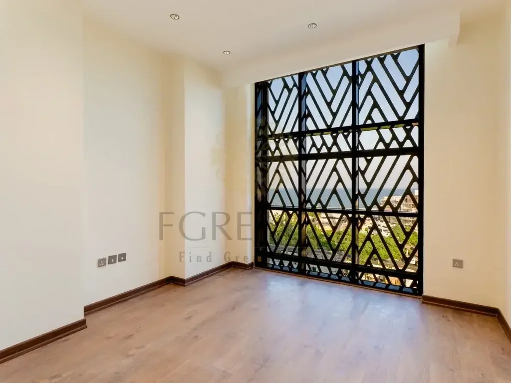 2 Bedrooms  Apartment  For Rent  in Doha -  The Pearl  Not Furnished