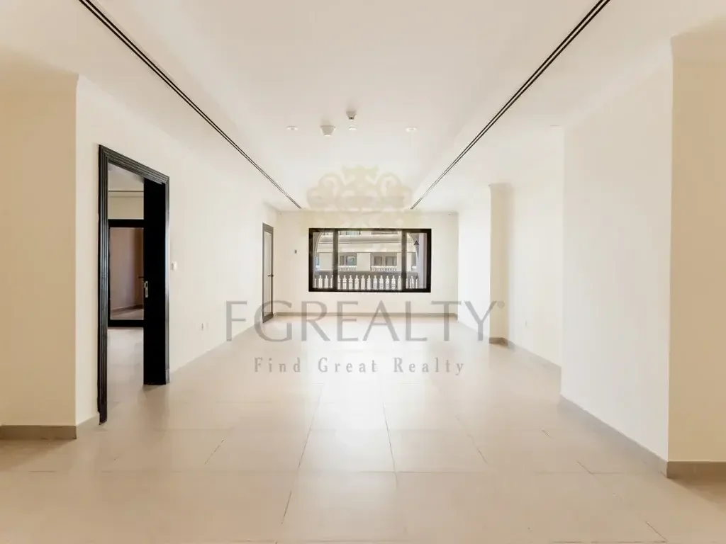 1 Bedrooms  Apartment  For Rent  in Doha -  The Pearl  Not Furnished