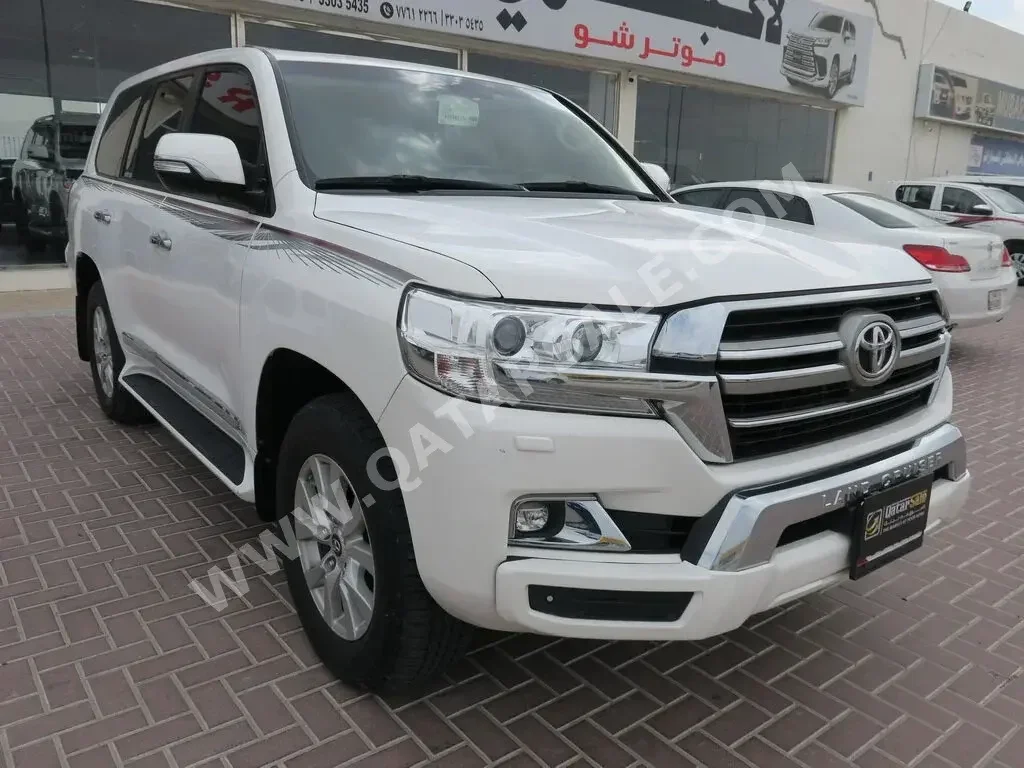 Toyota  Land Cruiser  GXR  2019  Automatic  151,000 Km  8 Cylinder  Four Wheel Drive (4WD)  SUV  White