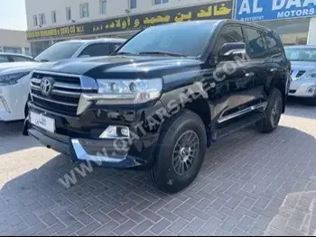 Toyota  Land Cruiser  VXR  2018  Automatic  228,000 Km  8 Cylinder  Four Wheel Drive (4WD)  SUV  Black