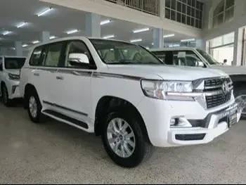 Toyota  Land Cruiser  GXR  2018  Automatic  258,000 Km  8 Cylinder  Four Wheel Drive (4WD)  SUV  White