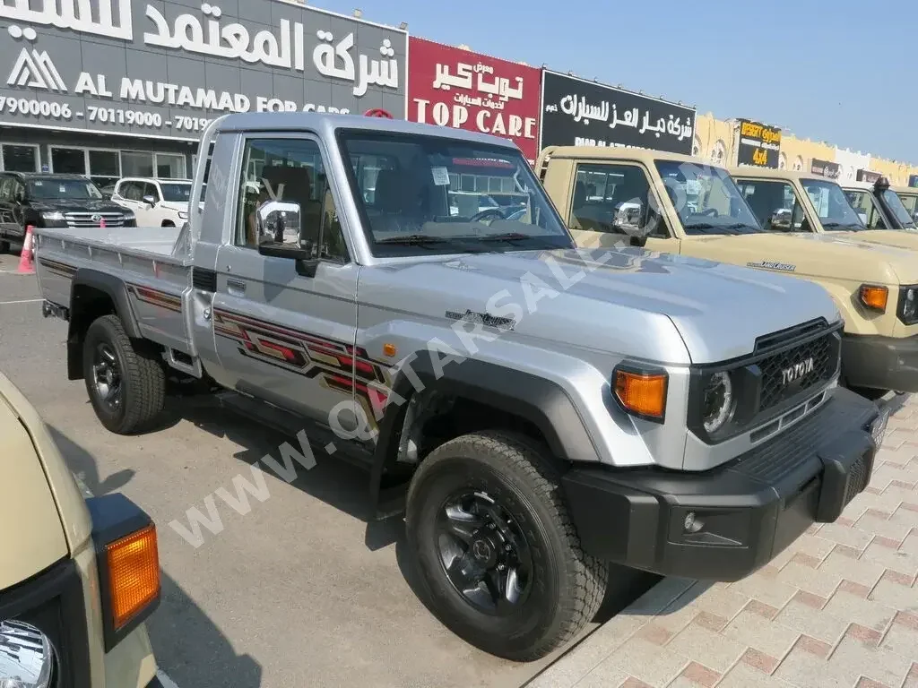 Toyota  Land Cruiser  LX  2024  Automatic  0 Km  6 Cylinder  Four Wheel Drive (4WD)  Pick Up  Silver  With Warranty