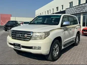 Toyota  Land Cruiser  VXR  2009  Automatic  310,000 Km  8 Cylinder  Four Wheel Drive (4WD)  SUV  White