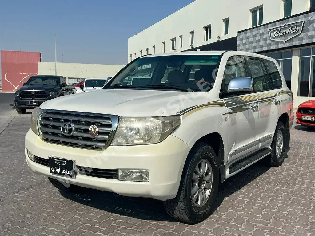 Toyota  Land Cruiser  VXR  2009  Automatic  310,000 Km  8 Cylinder  Four Wheel Drive (4WD)  SUV  White