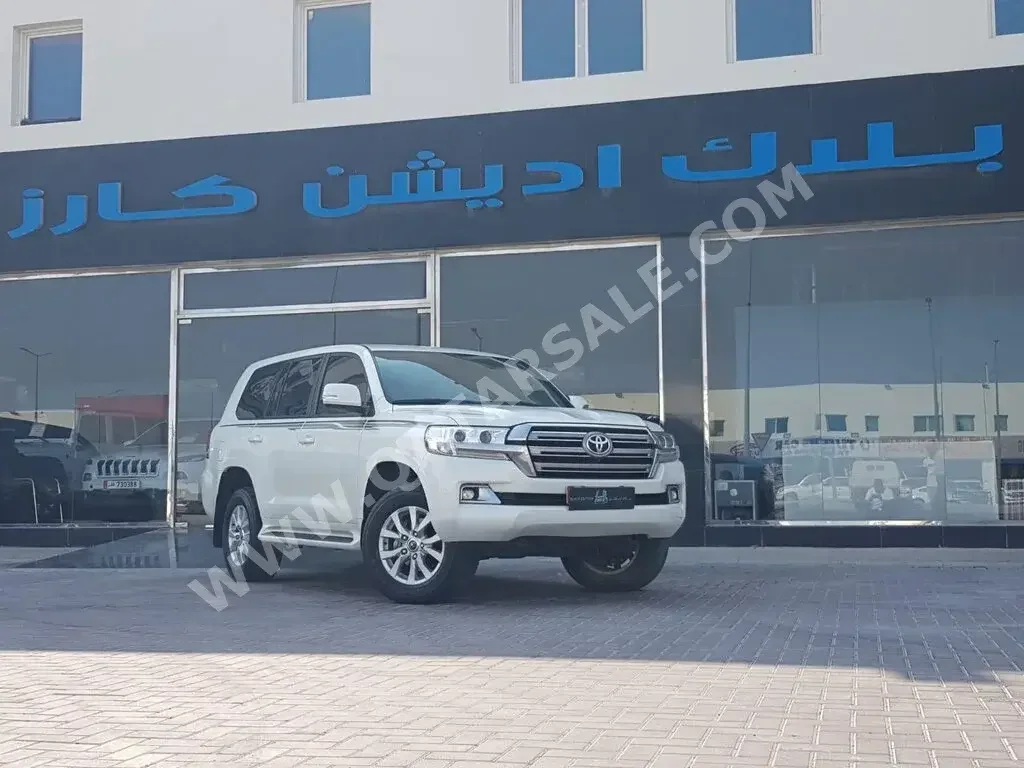 Toyota  Land Cruiser  GXR  2021  Automatic  31,000 Km  8 Cylinder  Four Wheel Drive (4WD)  SUV  White