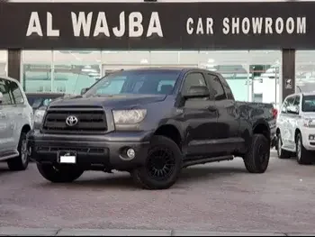 Toyota  Tundra  2012  Automatic  164,000 Km  8 Cylinder  Four Wheel Drive (4WD)  Pick Up  Gray