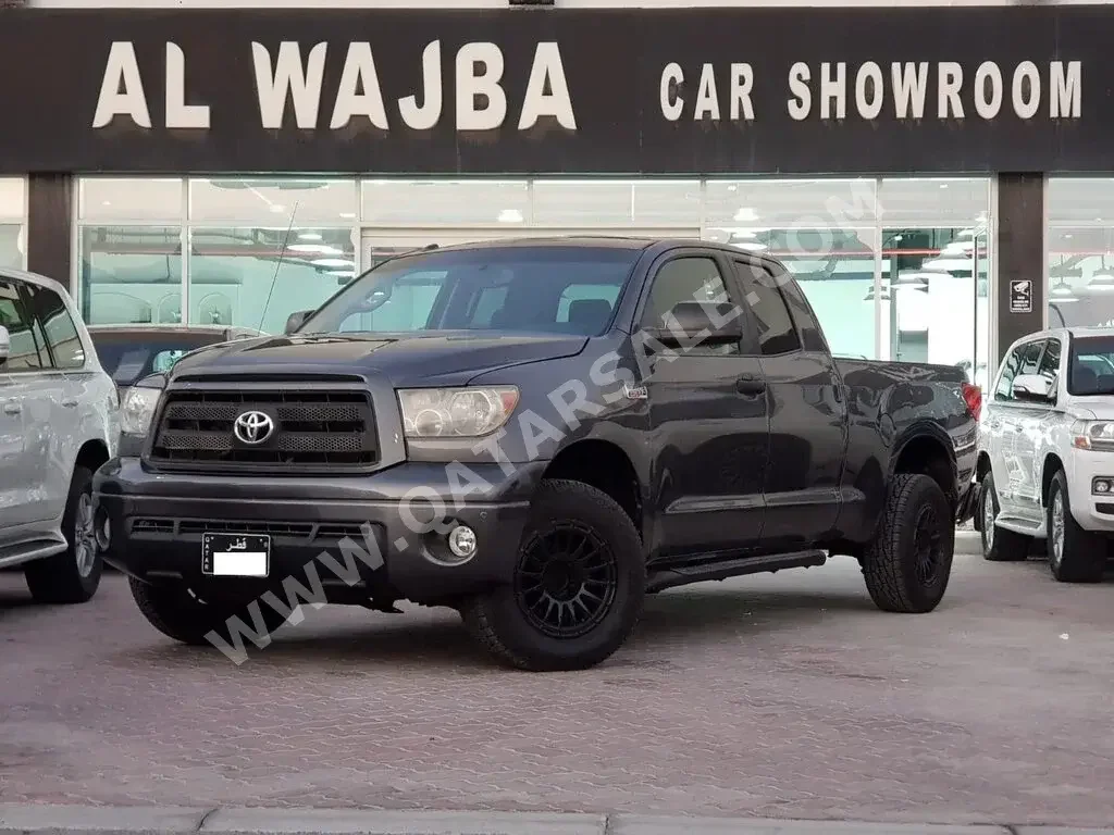 Toyota  Tundra  2012  Automatic  164,000 Km  8 Cylinder  Four Wheel Drive (4WD)  Pick Up  Gray