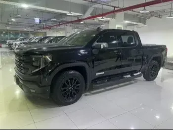 GMC  Sierra  Elevation  2023  Automatic  32,000 Km  8 Cylinder  Four Wheel Drive (4WD)  Pick Up  Black  With Warranty