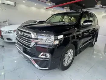 Toyota  Land Cruiser  GXR Black Edition  2018  Automatic  209,000 Km  8 Cylinder  Four Wheel Drive (4WD)  SUV  Black