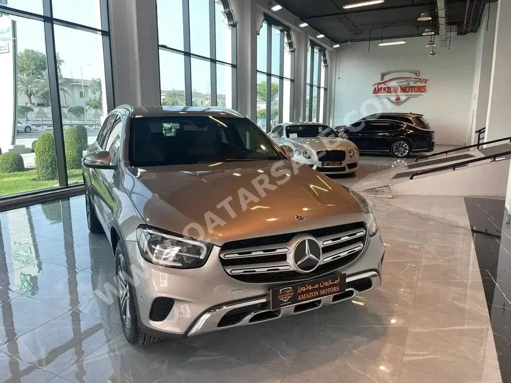 مرسيدس - بنز  جي ال سي  200  2020  اوتوماتيك  58,000 كم  4 سلندر  دفع رباعي  اس يو في  فضي