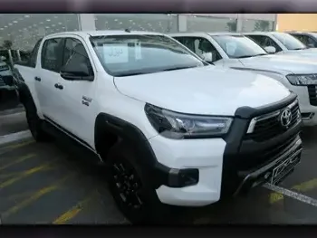 Toyota  Hilux  SR5 Adventure  2024  Automatic  0 Km  4 Cylinder  Four Wheel Drive (4WD)  Pick Up  White  With Warranty