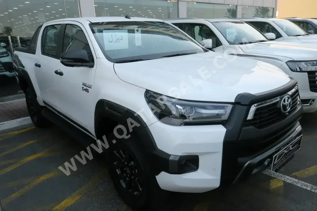 Toyota  Hilux  SR5 Adventure  2024  Automatic  0 Km  4 Cylinder  Four Wheel Drive (4WD)  Pick Up  White  With Warranty