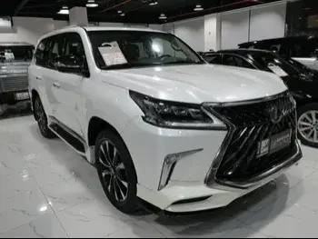 Lexus  LX  570  2017  Automatic  130,000 Km  8 Cylinder  Four Wheel Drive (4WD)  SUV  White