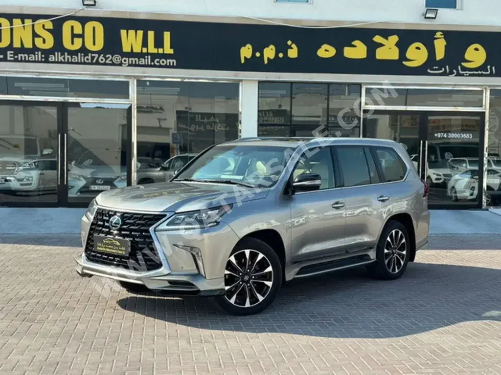 Lexus  LX  570 S  2016  Automatic  179,000 Km  8 Cylinder  Four Wheel Drive (4WD)  SUV  Sonic Titanium