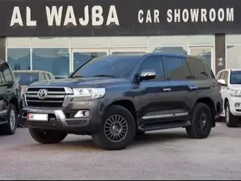 Toyota  Land Cruiser  GXR  2020  Automatic  106,000 Km  8 Cylinder  Four Wheel Drive (4WD)  SUV  Gray