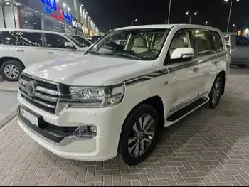 Toyota  Land Cruiser  VXR  2019  Automatic  100,000 Km  8 Cylinder  Four Wheel Drive (4WD)  SUV  White