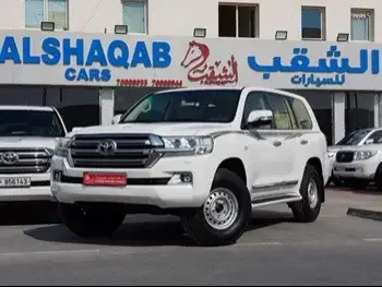  Toyota  Land Cruiser  VXR  2017  Automatic  199,000 Km  8 Cylinder  Four Wheel Drive (4WD)  SUV  White  With Warranty