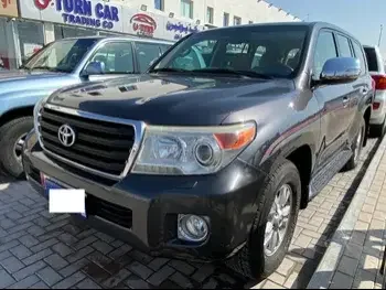 Toyota  Land Cruiser  GXR  2012  Automatic  152,000 Km  8 Cylinder  Four Wheel Drive (4WD)  SUV  Gray