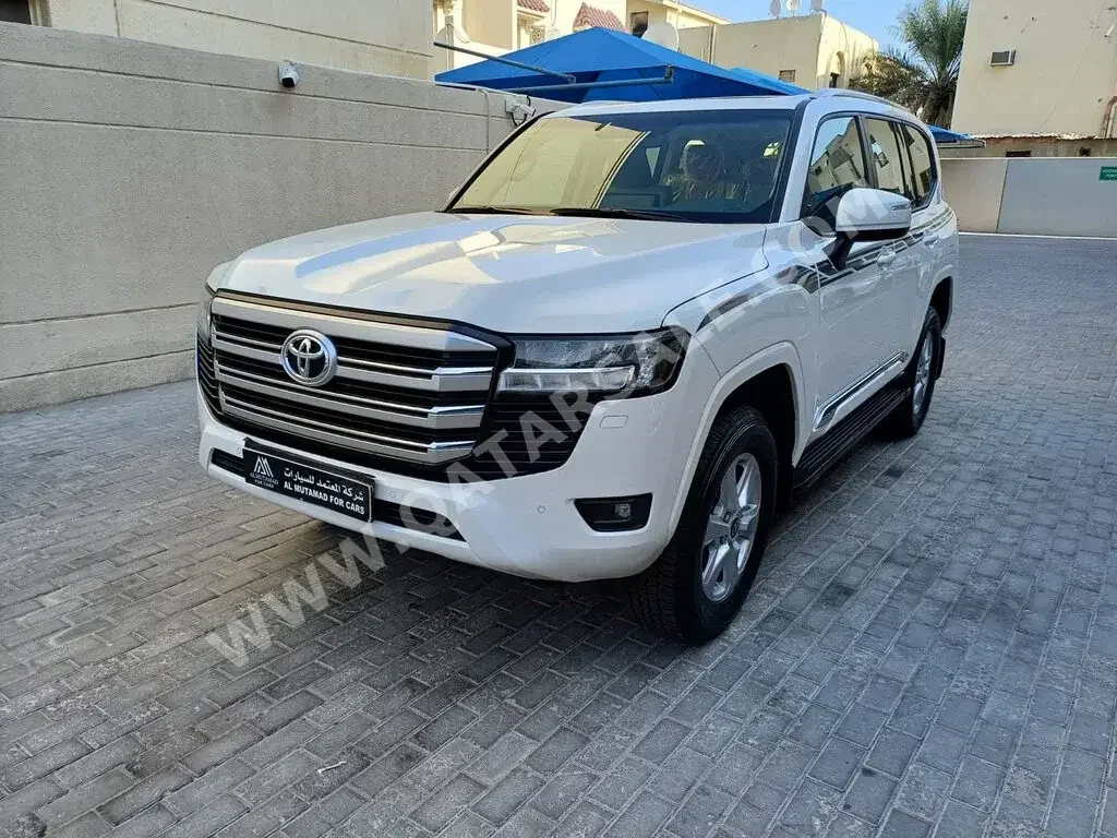 Toyota  Land Cruiser  GXR Twin Turbo  2023  Automatic  0 Km  6 Cylinder  Four Wheel Drive (4WD)  SUV  White  With Warranty