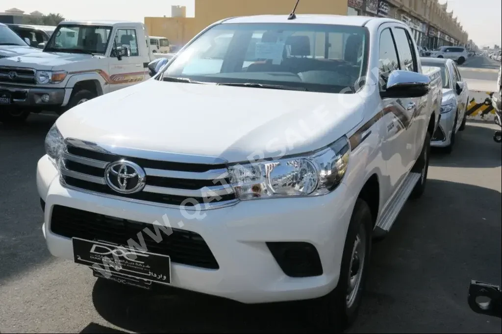 Toyota  Hilux  2024  Automatic  0 Km  4 Cylinder  Four Wheel Drive (4WD)  Pick Up  White  With Warranty