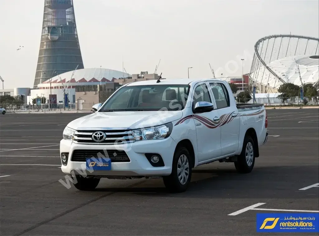 Toyota  Hilux  4 Cylinder  Pickup  White  2021