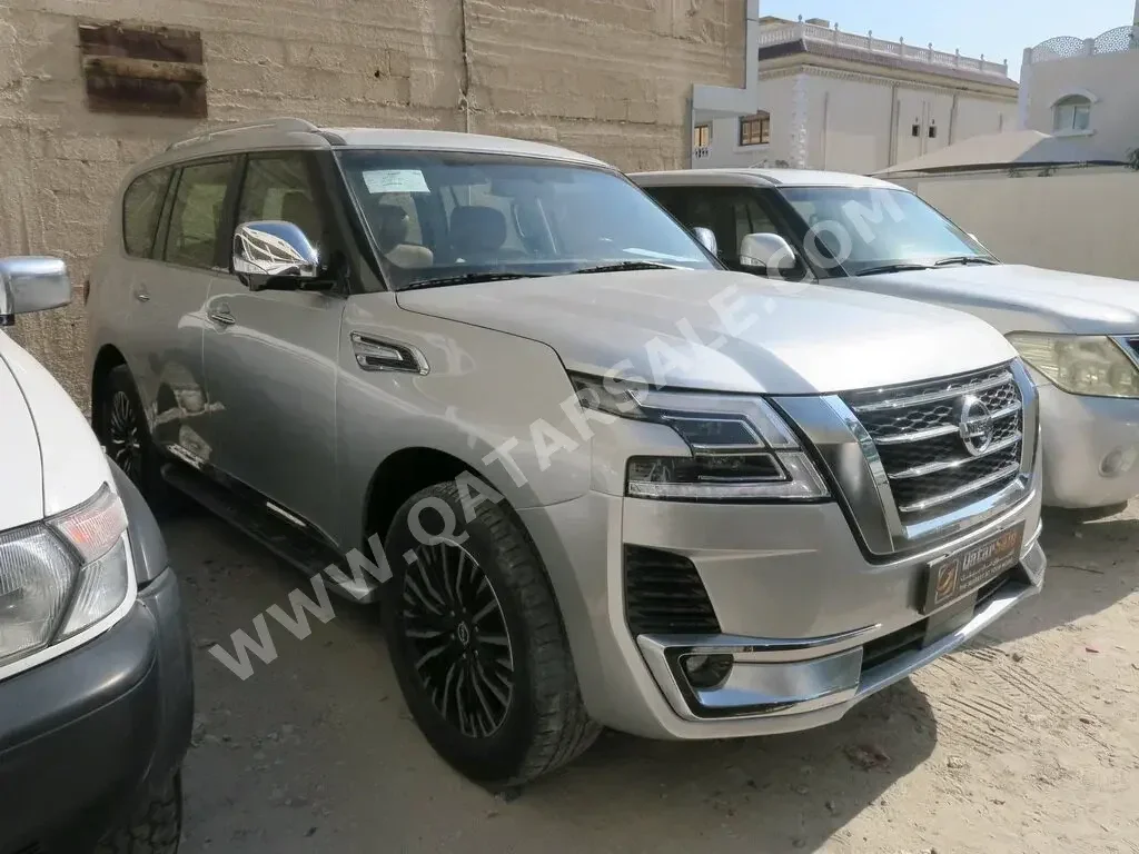 Nissan  Patrol  Platinum  2015  Automatic  190,000 Km  8 Cylinder  Four Wheel Drive (4WD)  SUV  Silver